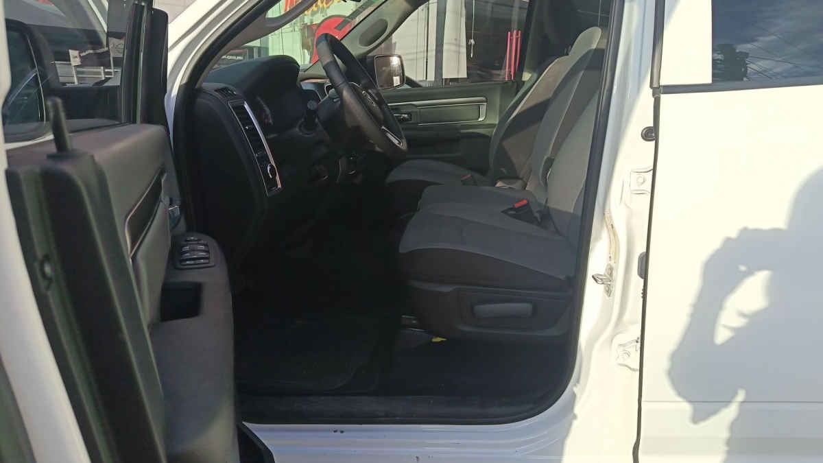 2023 RAM Ram 1500 4p SLT Crew Cab V8/5.7 Aut 4x4 Trabajo