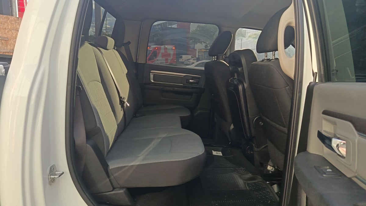 2023 RAM Ram 1500 4p SLT Crew Cab V8/5.7 Aut 4x4 Trabajo