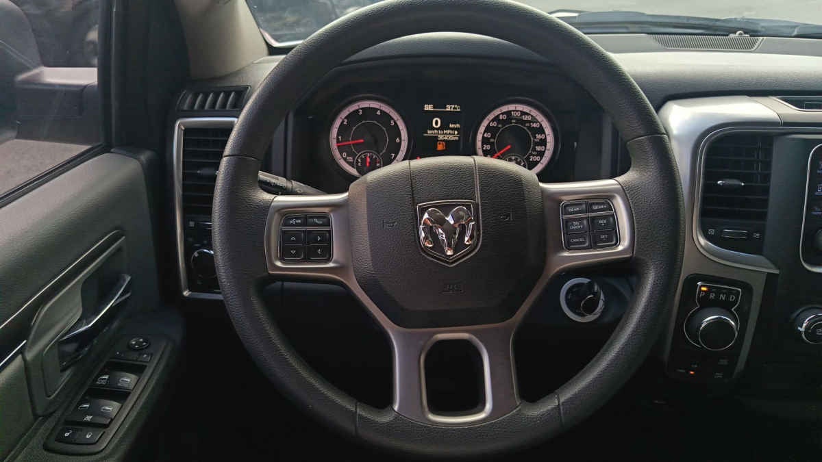 2023 RAM Ram 1500 4p SLT Crew Cab V8/5.7 Aut 4x4 Trabajo