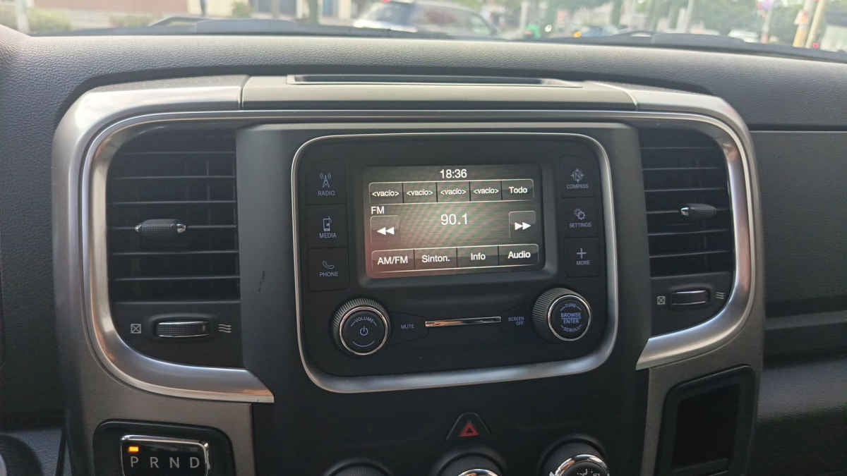 2023 RAM Ram 1500 4p SLT Crew Cab V8/5.7 Aut 4x4 Trabajo