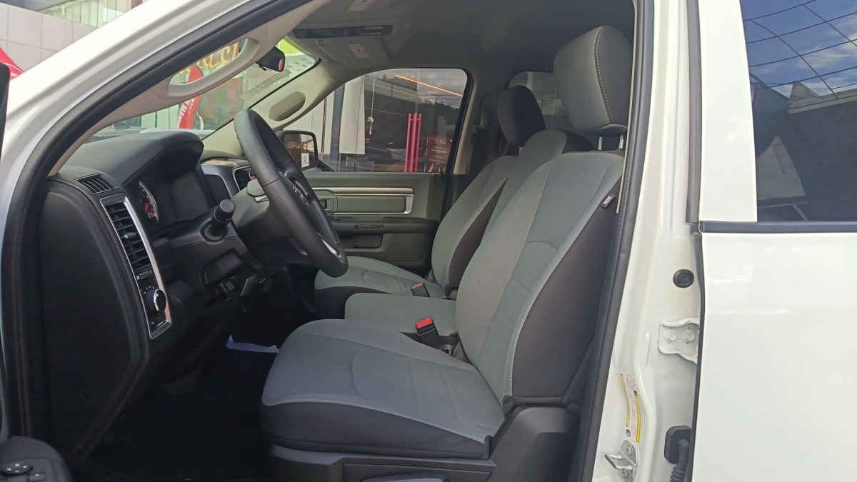 2023 RAM Ram 1500 4p SLT Crew Cab V8/5.7 Aut 4x4 Trabajo
