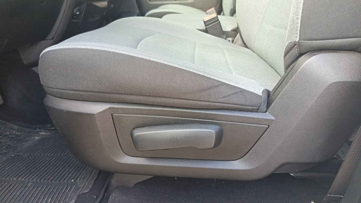 2023 RAM Ram 1500 4p SLT Crew Cab V8/5.7 Aut 4x4 Trabajo