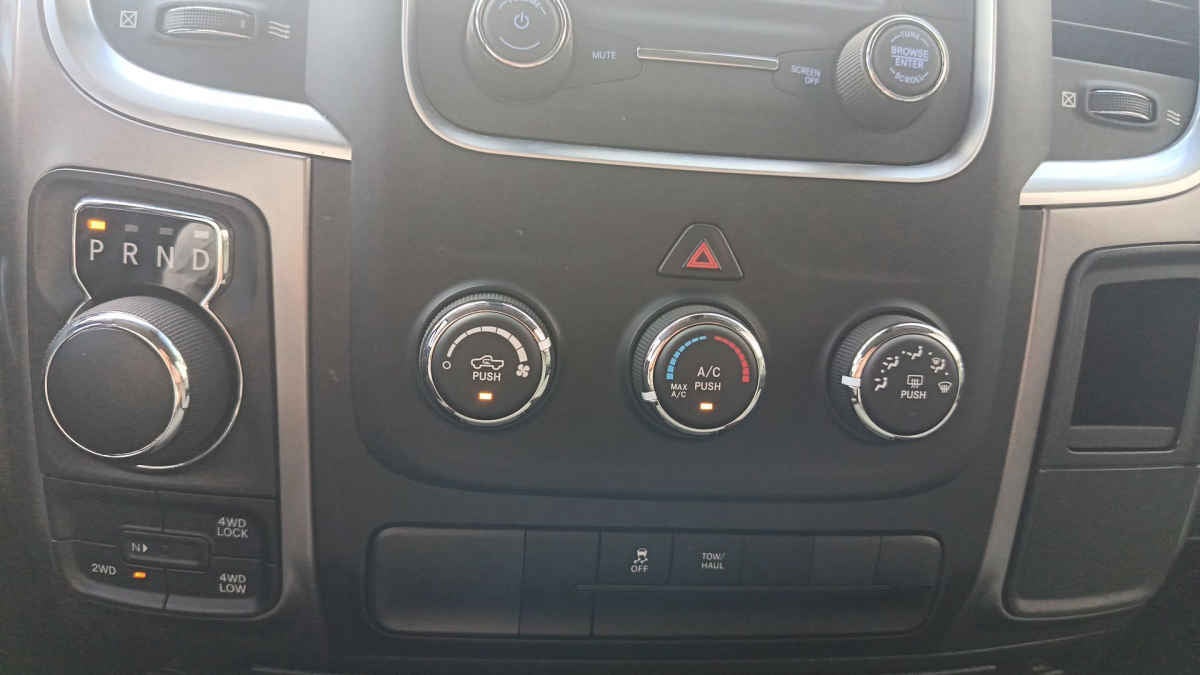 2023 RAM Ram 1500 4p SLT Crew Cab V8/5.7 Aut 4x4 Trabajo