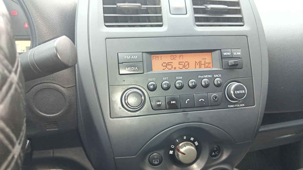2023 Nissan V-Drive 4p L4/1.6 Man Audio
