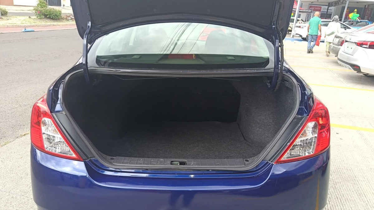2023 Nissan V-Drive 4p L4/1.6 Man Audio