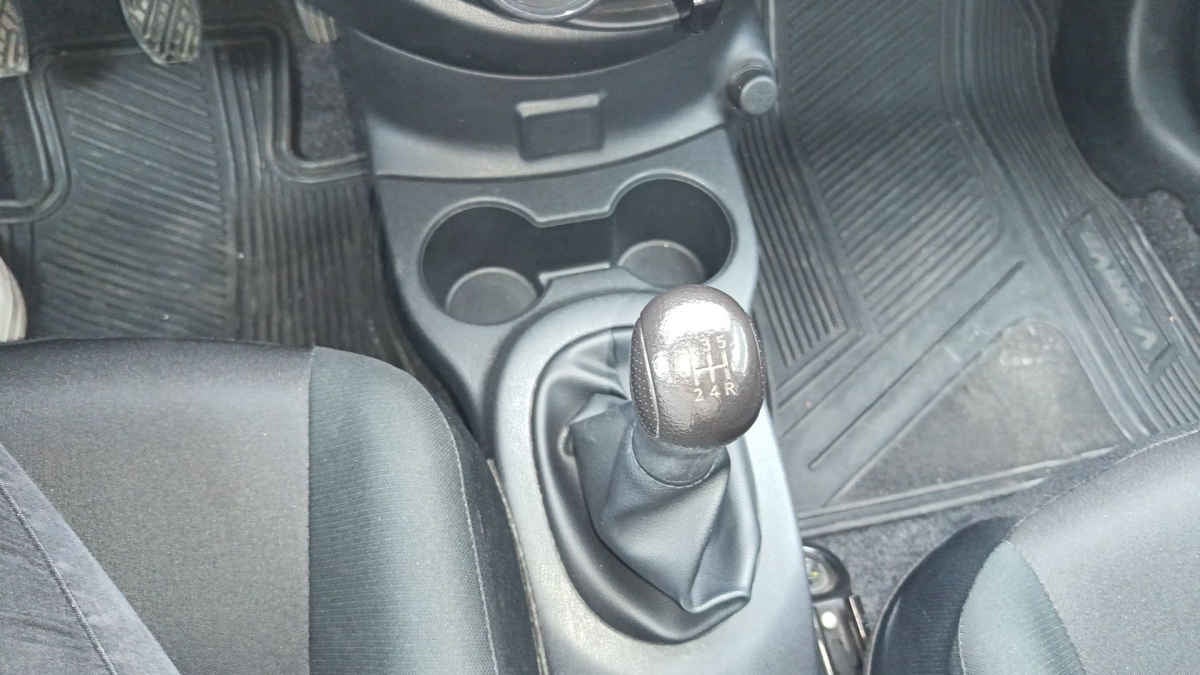 2023 Nissan V-Drive 4p L4/1.6 Man Audio