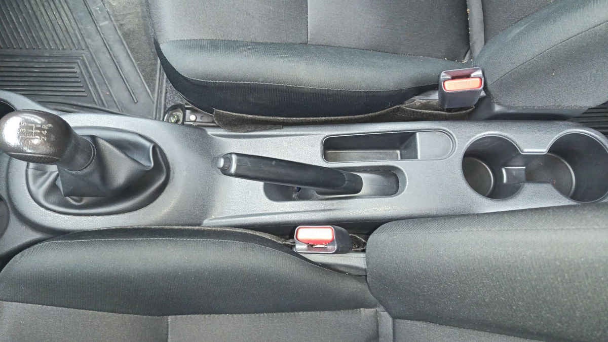 2023 Nissan V-Drive 4p L4/1.6 Man Audio