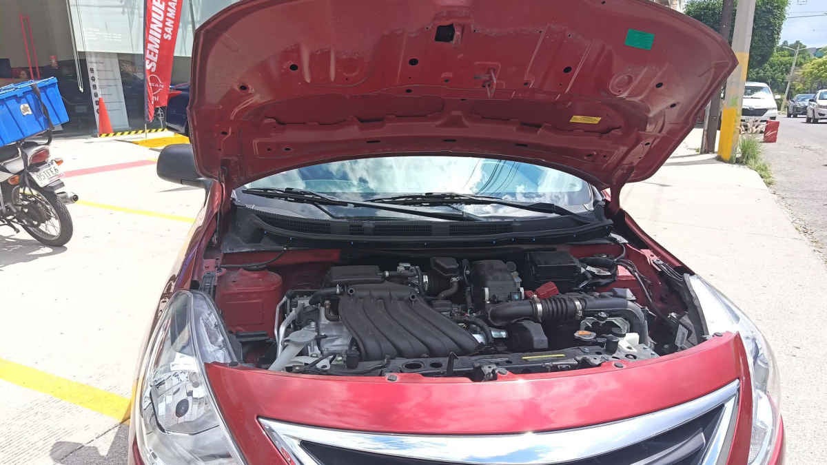 2024 Nissan V-Drive 4p L4/1.6 Man Audio