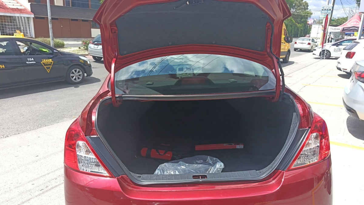 2024 Nissan V-Drive 4p L4/1.6 Man Audio
