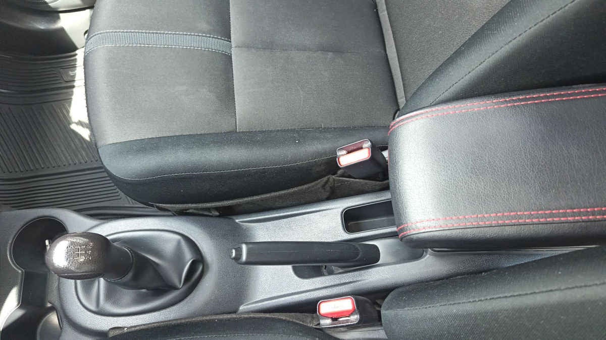 2024 Nissan V-Drive 4p L4/1.6 Man Audio