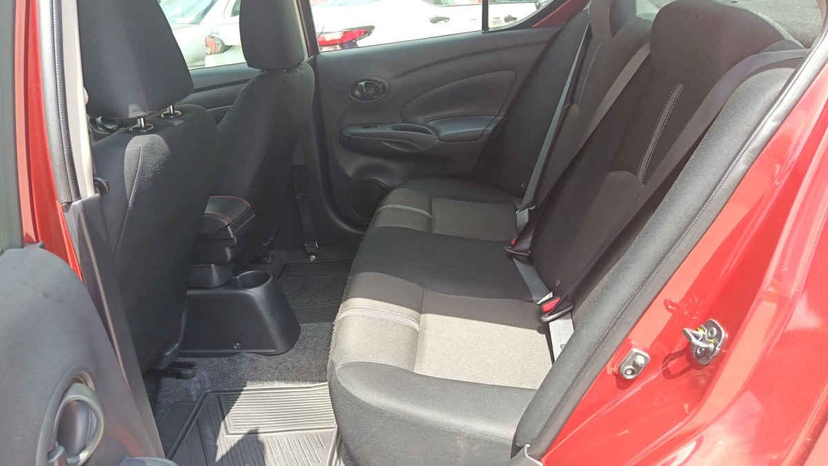 2024 Nissan V-Drive 4p L4/1.6 Man Audio