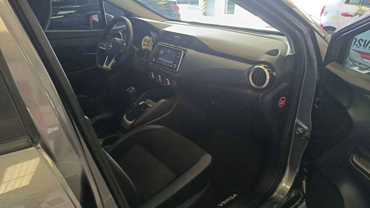 2024 Nissan Versa 4p Advance L4/1.6 Man