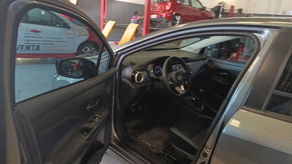 2024 Nissan Versa 4p Advance L4/1.6 Man