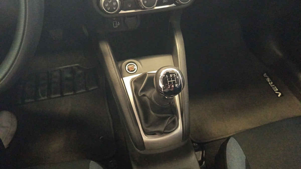 2024 Nissan Versa 4p Advance L4/1.6 Man