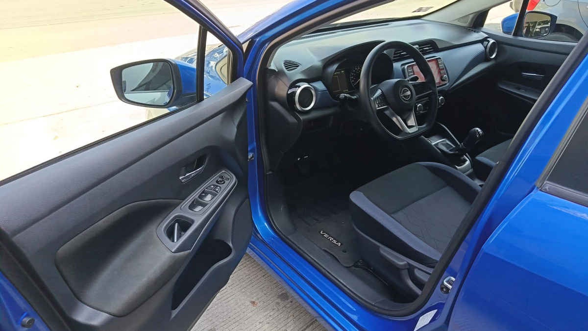 2024 Nissan Versa 4p Advance L4/1.6 Man