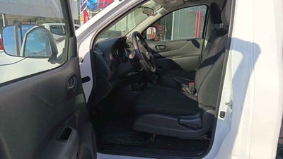 2025 Nissan Chasis Cabina NP300 2p L4/2.5 Man VDC