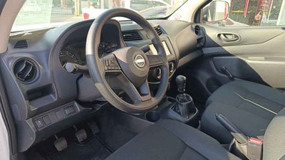 2025 Nissan Chasis Cabina NP300 2p L4/2.5 Man VDC
