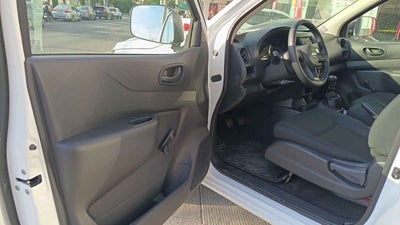 2025 Nissan Chasis Cabina NP300 2p L4/2.5 Man VDC
