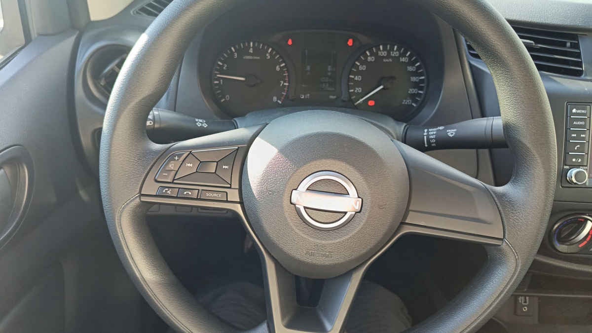 2025 Nissan Chasis Cabina NP300 2p L4/2.5 Man VDC