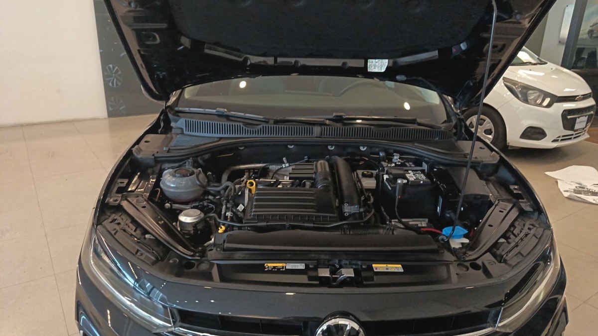 2025 Volkswagen Jetta 4p Confortline L4/1.4/T Aut