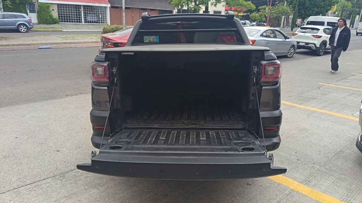 2024 RAM Ram 700 4p Bighorn L4/1.3 Man