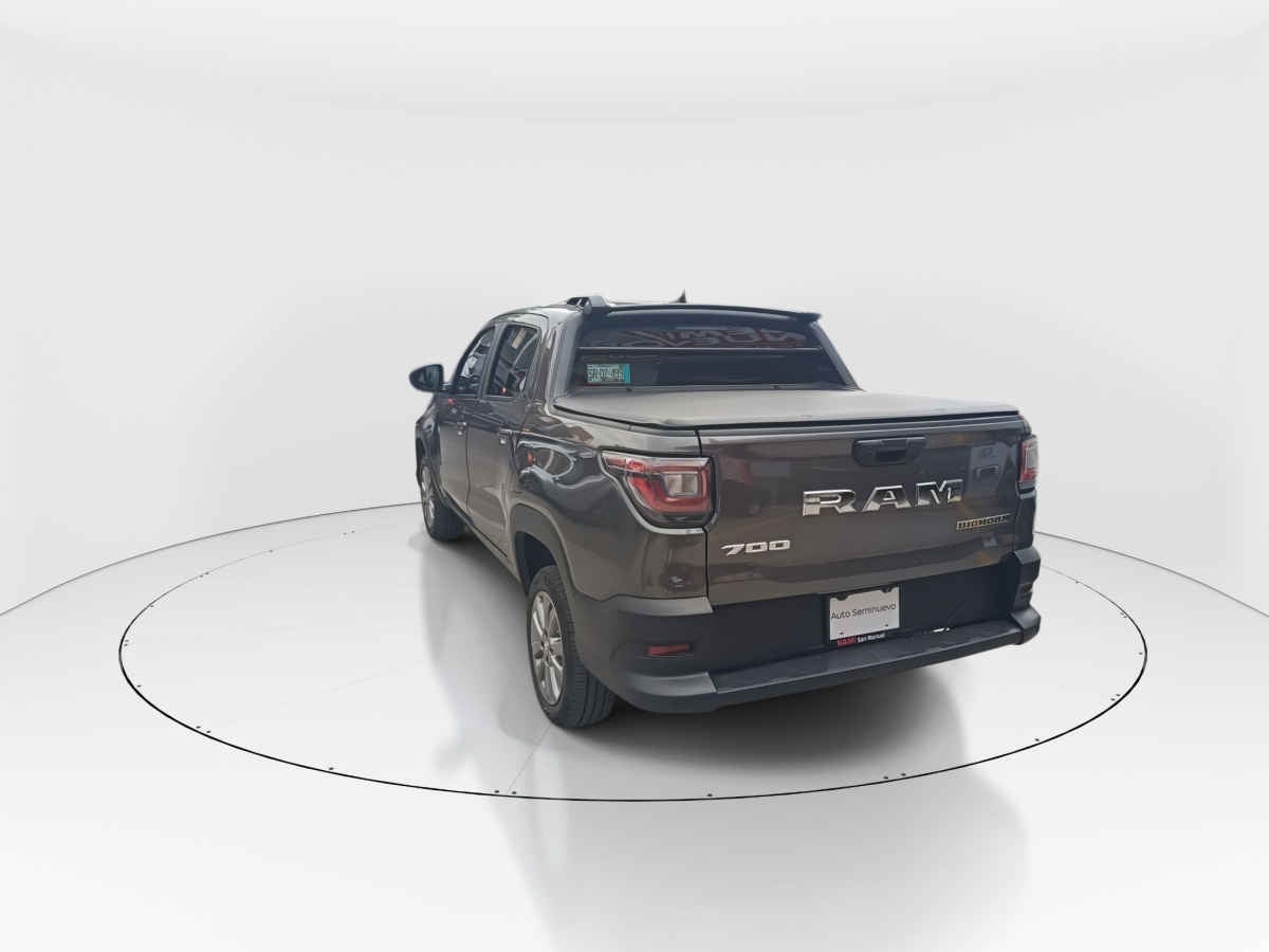 2024 RAM Ram 700 4p Bighorn L4/1.3 Man
