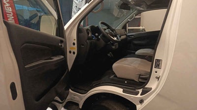 2026 Nissan Urvan URVAN PASAJEROS 4 PUERTAS 14 PAS AMPLIA TM 2.5 LTS
