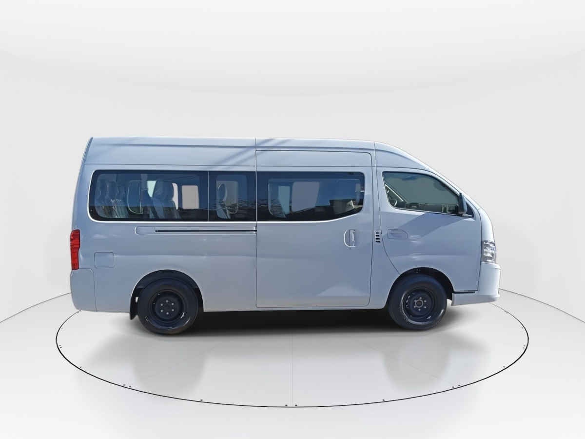 2025 Nissan Urvan 4p Amplia L4/2.5 Man 15/Pas P/Seg