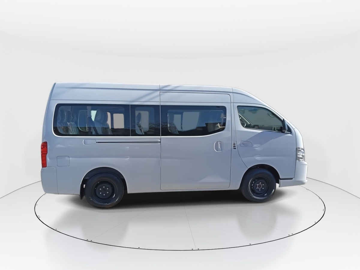 2025 Nissan Urvan 4p Amplia L4/2.5 Man 15/Pas P/Seg