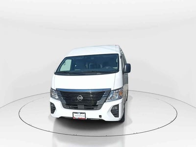 2025 Nissan Urvan 4p Amplia L4/2.5 Man 15/Pas P/Seg
