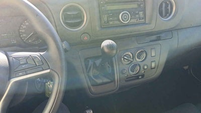 2025 Nissan Urvan 4p Amplia L4/2.5 Man 15/Pas P/Seg