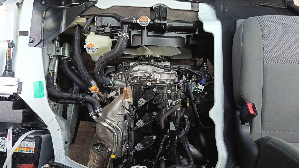 2026 Nissan Urvan 4p Amplia L4/2.5 Man Ventanas