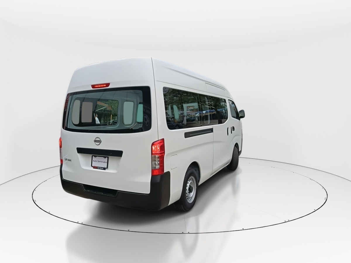 2026 Nissan Urvan 4p Amplia L4/2.5 Man Ventanas