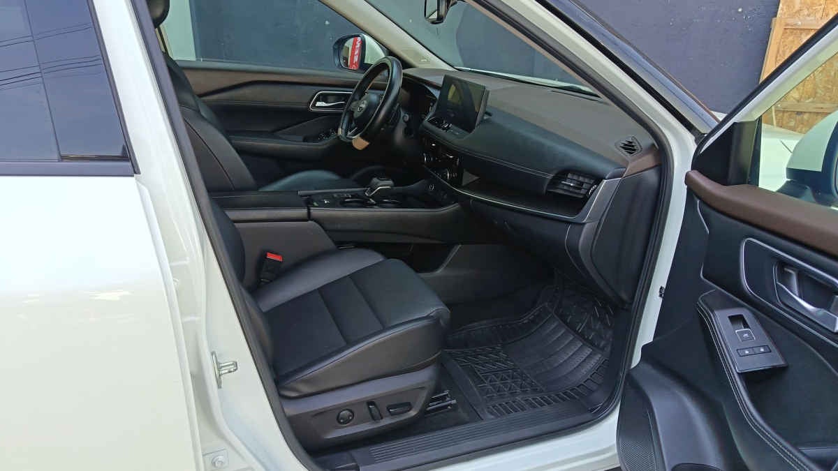2024 Nissan X-Trail 5p Platinum 3 Row L4/2.5 Aut