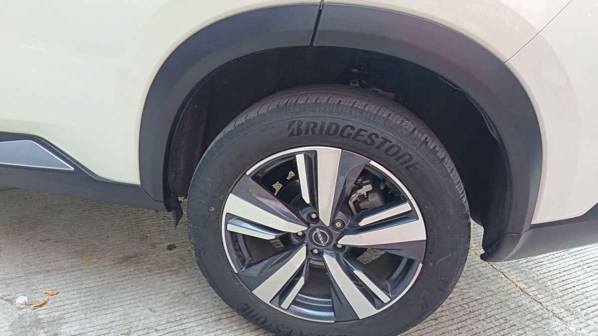 2024 Nissan X-Trail 5p Platinum 3 Row L4/2.5 Aut